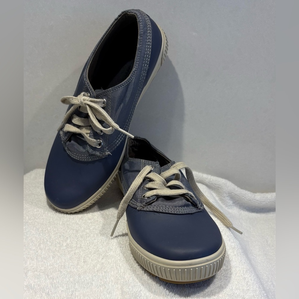 COUGAR Dash Waterproof Rubber
Duck Shoes Navy Blue | Size 9 | Rain/ Garden